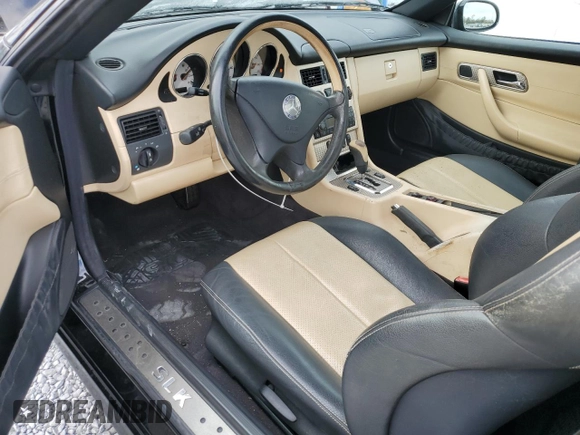 2002 Mercedes-Benz SLK-Class 2.3L Kompressor with VIN WDBKK49F82F266706, listed as a Copart auction lot 43707845 with 53,334 mi miles and Salvage Title. Bid and sale history available at carsss.com. Image 8.