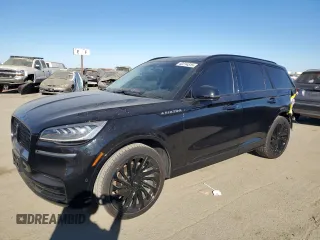 2023 Lincoln Aviator Reserve z VIN 5LM5J7WC1PGL14599, wystawiony jako Copart lot #42214515 z przebiegiem 70 737 mil mil oraz Szkoda całkowita • Salvage title. Historia ofert i sprzedaży dostępna na DreamBid. Obrazek 1.