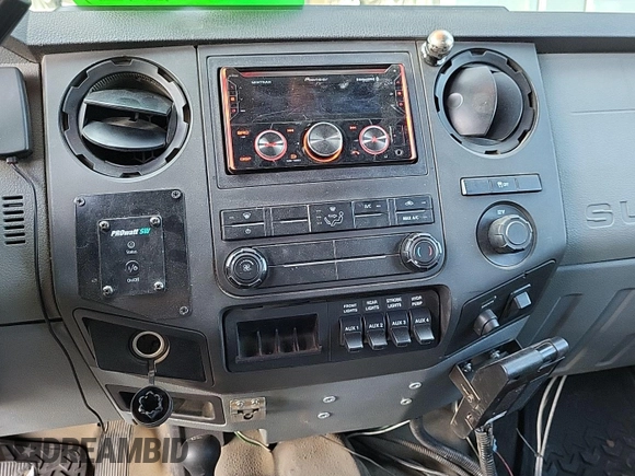 2015 Ford F-250 Lariat with VIN 1FT7W2B61FEC73177, listed as a IAAI auction lot 42726881 with 232,597 mi miles and . Bid and sale history available at DreamBid. Image 13.