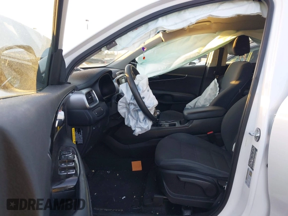 2018 Kia Sorento LX with VIN 5XYPG4A52JG354741, listed as a IAAI auction lot 41626561 with 91,242 mi miles and . Bid and sale history available at DreamBid. Image 5.
