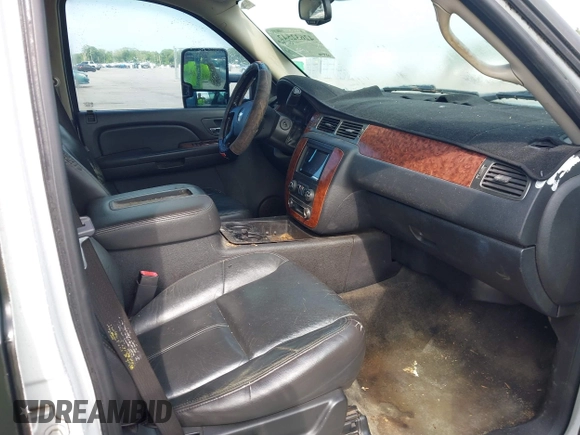 2007 Chevrolet Tahoe LTZ with VIN 1GNFC13J17J149752, listed as a IAAI auction lot 42632542 with 313,740 mi miles and . Bid and sale history available at DreamBid. Image 5.