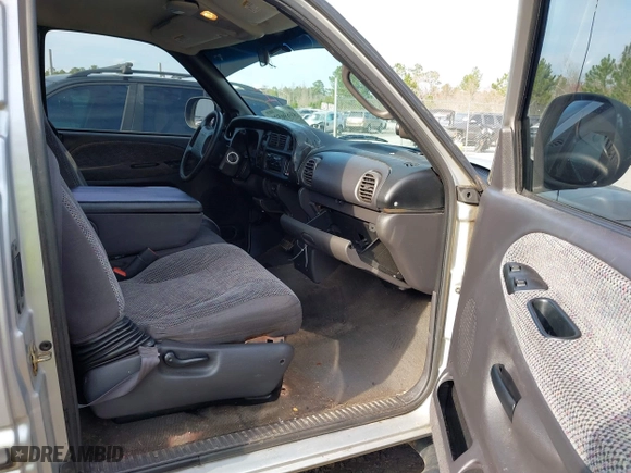2001 Dodge Ram 1500 with VIN 1B7HC13Y91J522414, listed as a IAAI auction lot 41696596 with 255,837 mi miles. Bid and sale history available at carsss.com. Image 5.