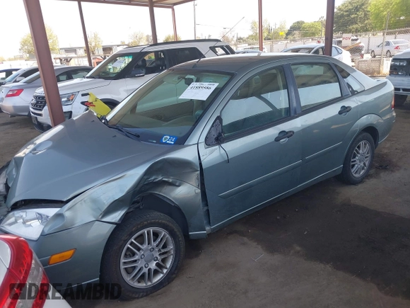 2005 Ford Focus S with VIN 1FAFP34N05W276945, listed as a IAAI auction lot 41889586 with 253,219 mi miles. Bid and sale history available at carsss.com. Image 17.
