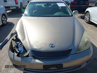 2005 Lexus ES 330 with VIN JTHBA30G155133489, listed as a IAAI auction lot 41892706 with 208,205 mi miles. Bid and sale history available at carsss.com. Image 12.