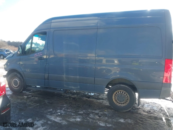 2019 Mercedes-Benz Sprinter Cargo Van with VIN WD4PF0CD8KP046669, listed as a IAAI auction lot 41575733 with 140,492 mi miles. Bid and sale history available at carsss.com. Image 15.