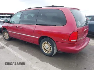 1998 Chrysler Town & Country LXi with VIN 1C4GP64L8WB589426, listed as a IAAI auction lot 41535344 with 132,466 mi miles. Bid and sale history available at carsss.com. Image 3.