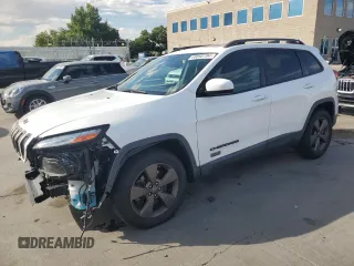 2017 Jeep Cherokee 75th Anniversary Edition z VIN 1C4PJMCS8HW504076, wystawiony jako Copart lot #69898784 z przebiegiem 68 157 mil mil oraz Szkoda całkowita • Salvage title. Historia ofert i sprzedaży dostępna na DreamBid. Obrazek 1.