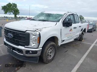 2024 Ford F-250 XL z VIN 1FT7W2BA5REE03728, wystawiony jako IAAI lot #41872062 z przebiegiem 21 112 mil mil oraz . Historia ofert i sprzedaży dostępna na DreamBid. Obrazek 2.