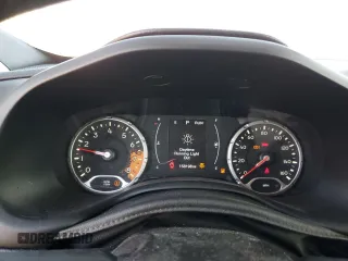 2018 Jeep Renegade Latitude z VIN ZACCJABB6JPH01426, wystawiony jako Copart lot #48740575 z przebiegiem 158 198 mil mil oraz Szkoda całkowita • Salvage title. Historia ofert i sprzedaży dostępna na DreamBid. Obrazek 9.