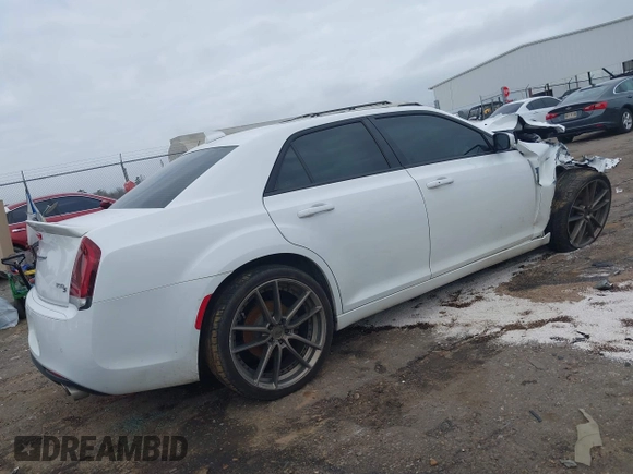 2016 Chrysler 300 S z VIN 2C3CCAGG5GH270347, wystawiony jako IAAI lot #41487152 z przebiegiem 104 041 mil mil oraz . Historia ofert i sprzedaży dostępna na DreamBid. Obrazek 4.