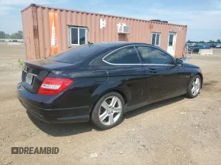 2013 Mercedes-Benz C 250 с VIN WDDGJ4HB7DF973202, выставлен на аукционе Copart как лот 63938445 с пробегом 47 883 миль миль и Списание • Salvage title. История ставок и продаж доступна на DreamBid. Изображение 3.