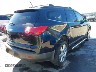 2011 Chevrolet Traverse 1LT z VIN 1GNKRGED3BJ373931, wystawiony jako IAAI lot #40876388 z przebiegiem 234 394 mil mil oraz . Historia ofert i sprzedaży dostępna na DreamBid. Obrazek 4.