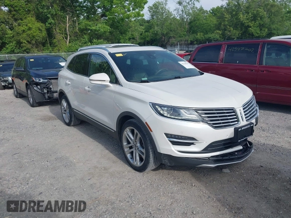 2015 Lincoln MKC z VIN 5LMCJ2A92FUJ06169, wystawiony jako IAAI lot #42326544 z przebiegiem 101 669 mil mil oraz . Historia ofert i sprzedaży dostępna na DreamBid. Obrazek 1.