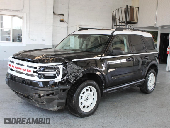2023 Ford Bronco Sport Heritage z VIN 3FMCR9G60PRE07470, wystawiony jako Copart lot #60569615 z przebiegiem 16 236 mil mil oraz Szkoda całkowita • Salvage title. Historia ofert i sprzedaży dostępna na DreamBid. Obrazek 2.