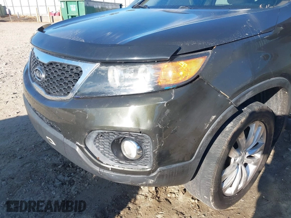 2011 Kia Sorento EX with VIN 5XYKUDA25BG093924, listed as a IAAI auction lot 41648802 with 221,355 mi miles. Bid and sale history available at carsss.com. Image 6.