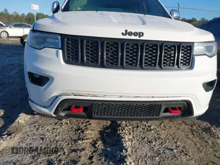 2017 Jeep Grand Cherokee Overland with VIN 1C4RJFCG8HC641729, listed as a IAAI auction lot 41233125 with 116,874 mi miles. Bid and sale history available at carsss.com. Image 17.