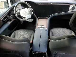 2023 Mercedes-Benz EQS 580 z VIN 4JGDM4EB1PA005571, wystawiony jako Copart lot #48388705 z przebiegiem Nie podano mil oraz Szkoda całkowita • Salvage title. Historia ofert i sprzedaży dostępna na DreamBid. Obrazek 8.