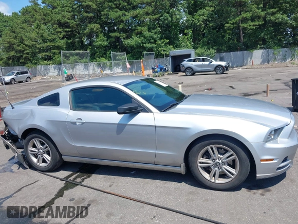 2013 Ford Mustang V6 with VIN 1ZVBP8AM5D5218722, listed as a IAAI auction lot 42728064 with 138,906 mi miles and . Bid and sale history available at DreamBid. Image 14.
