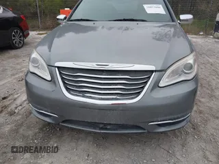 2013 Chrysler 200 Limited with VIN 1C3CCBCG4DN589768, listed as a IAAI auction lot 41201743 with 203,443 mi miles. Bid and sale history available at carsss.com. Image 6.