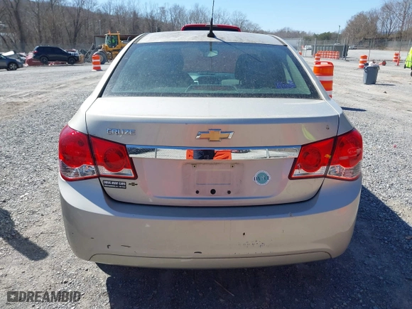 2014 Chevrolet Cruze LS with VIN 1G1PA5SH1E7194282, listed as a IAAI auction lot 41775395 with 195,596 mi miles. Bid and sale history available at carsss.com. Image 16.