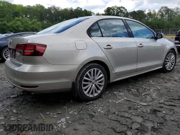 2016 Volkswagen Jetta SEL z VIN 3VWL17AJ3GM205357, wystawiony jako Copart lot #59086395 z przebiegiem 104 939 mil mil oraz Szkoda całkowita • Salvage title. Historia ofert i sprzedaży dostępna na DreamBid. Obrazek 3.