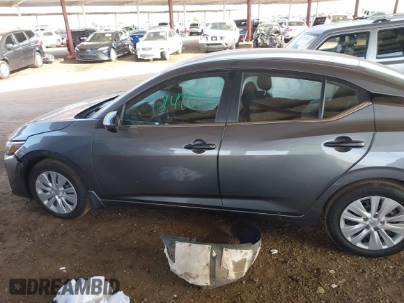 2024 Nissan Sentra S z VIN 3N1AB8BV2RY223040, wystawiony jako IAAI lot #40938706 z przebiegiem 13 013 mil mil oraz . Historia ofert i sprzedaży dostępna na DreamBid. Obrazek 14.