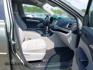2017 Toyota Highlander LE with VIN 5TDBZRFH0HS442172, listed as a IAAI auction lot 42436089 with 95,437 mi miles and . Bid and sale history available at DreamBid. Image 5.
