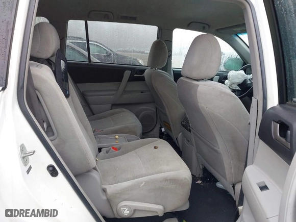 2012 Toyota Highlander with VIN 5TDBK3EH2CS117745, listed as a IAAI auction lot 41912110 with 216,449 mi miles. Bid and sale history available at carsss.com. Image 8.