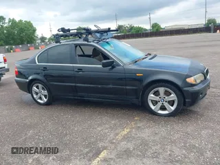 2005 BMW 3 Series 330xi с VIN WBAEW53425PN39800, выставлен на аукционе IAAI как лот 42478607 с пробегом 357 795 миль миль и . История ставок и продаж доступна на DreamBid. Изображение 13.