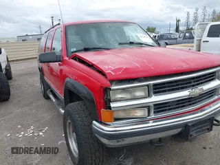 1996 Chevrolet Suburban with VIN 1GNGK26J6TJ327156, listed as a IAAI auction lot 41858544 with 195,532 mi miles. Bid and sale history available at carsss.com. Image 6.