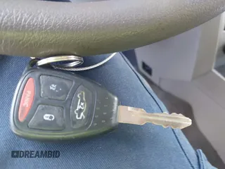 2006 Jeep Commander z VIN 1J8HG48N56C141782, wystawiony jako IAAI lot #42239618 z przebiegiem 113 037 mil mil oraz . Historia ofert i sprzedaży dostępna na DreamBid. Obrazek 11.
