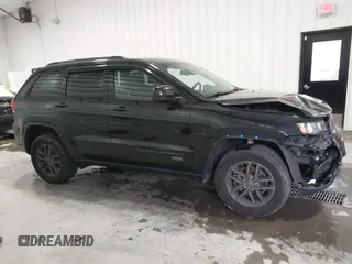2016 Jeep Grand Cherokee 75th Anniversary z VIN 1C4RJFAG8GC476475, wystawiony jako IAAI lot #41509557 z przebiegiem 94 621 mil mil oraz . Historia ofert i sprzedaży dostępna na DreamBid. Obrazek 14.