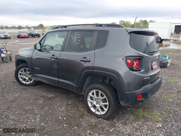 2021 Jeep Renegade Latitude with VIN ZACNJDBB0MPN10984, listed as a IAAI auction lot 40382484 with 1 mi miles. Bid and sale history available at carsss.com. Image 3.