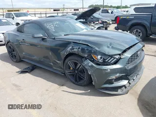 2016 Ford Mustang EcoBoost z VIN 1FA6P8TH0G5289907, wystawiony jako IAAI lot #42057565 z przebiegiem 129 917 mil mil oraz . Historia ofert i sprzedaży dostępna na DreamBid. Obrazek 1.