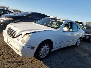 2002 Mercedes-Benz E-Class with VIN WDBJF82JX2X072551, listed as a Copart auction lot 83607634 with 139,645 mi miles and Salvage Title. Bid and sale history available at carsss.com. Image 1.