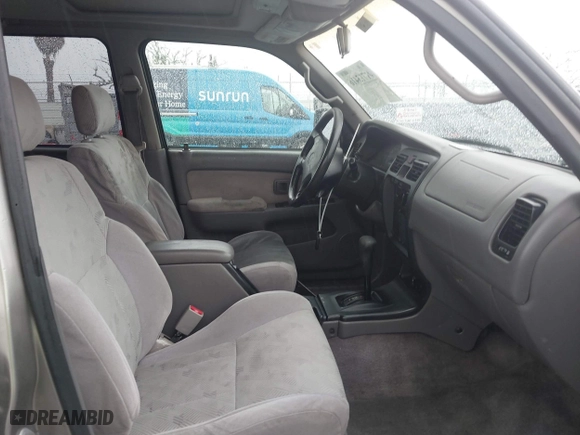 2001 Toyota 4Runner SR5 with VIN JT3GN86R210208231, listed as a IAAI auction lot 41713416 with 281,993 mi miles. Bid and sale history available at carsss.com. Image 5.
