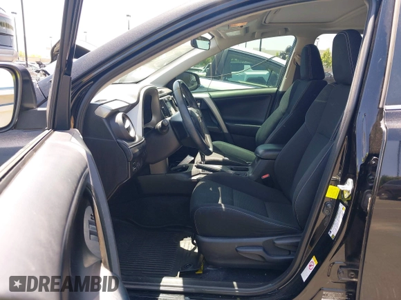 2018 Toyota RAV4 XLE z VIN 2T3WFREV1JW450514, wystawiony jako IAAI lot #42291018 z przebiegiem 89 370 mil mil oraz . Historia ofert i sprzedaży dostępna na DreamBid. Obrazek 5.