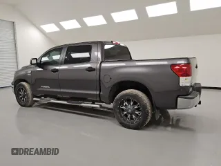 2011 Toyota Tundra z VIN 5TFEY5F10BX115722, wystawiony jako Copart lot #47325435 z przebiegiem 231 924 mil mil oraz Czysty tytuł • Clean title. Historia ofert i sprzedaży dostępna na DreamBid. Obrazek 2.