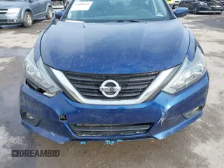 2018 Nissan Altima 2.5 SR with VIN 1N4AL3AP3JC101421, listed as a IAAI auction lot 41482620 with 101,431 mi miles. Bid and sale history available at carsss.com. Image 12.