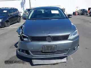 2011 Volkswagen Jetta TDI with VIN 3VWLL7AJ9BM117397, listed as a IAAI auction lot 41993733 with 130,226 mi miles and . Bid and sale history available at DreamBid. Image 12.
