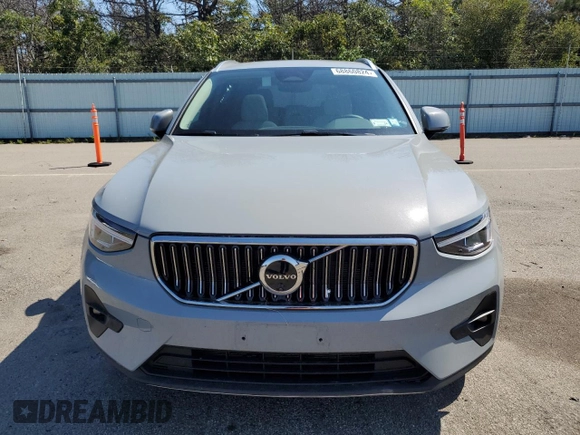 2024 Volvo XC40 Plus Bright Theme with VIN YV4L12UE0R2303399, listed as a Copart auction lot 68860824 with 7,281 mi miles and Salvage Title. Bid and sale history available at DreamBid. Image 5.