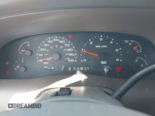 2002 Ford Excursion Limited z VIN 1FMNU42L62EB40225, wystawiony jako IAAI lot #42670777 z przebiegiem 231 351 mil mil oraz . Historia ofert i sprzedaży dostępna na DreamBid. Obrazek 7.