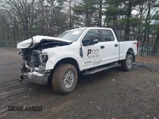 2017 Ford F-250 Lariat z VIN 1FT7W2BTXHEB47795, wystawiony jako IAAI lot #42010501 z przebiegiem 168 108 mil mil oraz . Historia ofert i sprzedaży dostępna na DreamBid. Obrazek 2.