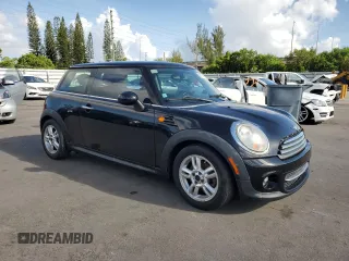 2011 MINI Hardtop with VIN WMWSU3C5XBT094683, listed as a Copart auction lot 61800205 with 51,732 mi miles and Clean title. Bid and sale history available at DreamBid. Image 4.
