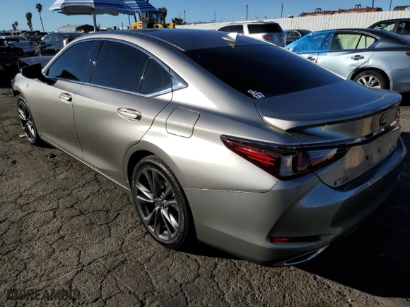 2019 Lexus ES with VIN 58ABZ1B10KU051170, listed as a Copart auction lot 85353424 with 68,345 mi miles and Salvage Title. Bid and sale history available at carsss.com. Image 2.