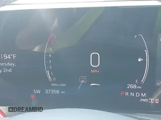 2024 Cadillac XT4 AWD Premium Luxury z VIN 1GYFZDR44RF144801, wystawiony jako IAAI lot #42646613 z przebiegiem 37 358 mil mil oraz . Historia ofert i sprzedaży dostępna na DreamBid. Obrazek 16.