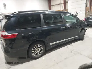 2018 Toyota Sienna XLE Auto Access Seat with VIN 5TDYZ3DC1JS960019, listed as a IAAI auction lot 41491992 with 128,021 mi miles. Bid and sale history available at carsss.com. Image 4.