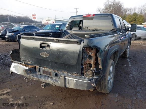 2009 Chevrolet Silverado 1500 LTZ with VIN 3GCEK33349G151522, listed as a IAAI auction lot 41489732 with 227,313 mi miles. Bid and sale history available at carsss.com. Image 4.