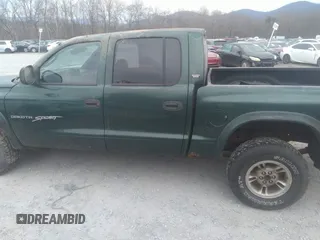 2000 Dodge Dakota Sport with VIN 1B7HG2AZ6YS661541, listed as a IAAI auction lot 41674406 with 204,117 mi miles. Bid and sale history available at carsss.com. Image 15.