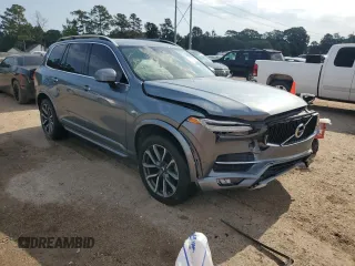 2018 Volvo XC90 Momentum z VIN YV4A22PKXJ1375100, wystawiony jako Copart lot #57779695 z przebiegiem 111 617 mil mil oraz Szkoda całkowita • Salvage title. Historia ofert i sprzedaży dostępna na DreamBid. Obrazek 4.